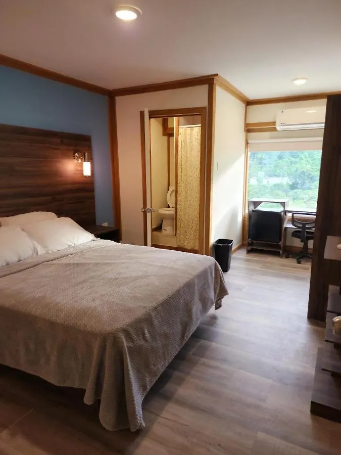Herberg Pit Stop Hostel Aguada Puerto Rico